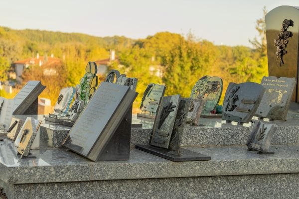 Dom Pogrzebowy Zakład Pogrzebowy Rodzaje tablic nagrobkowych Abiasz
