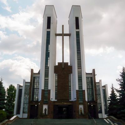 Dom Pogrzebowy Zakład Pogrzebowy Cmentarz parafii św.Franciszka z Asyżu na Okęciu w Warszawie Abiasz