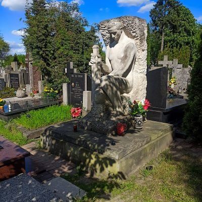 Dom Pogrzebowy Zakład Pogrzebowy Cmentarz parafialny we Włochach w Warszawie Abiasz